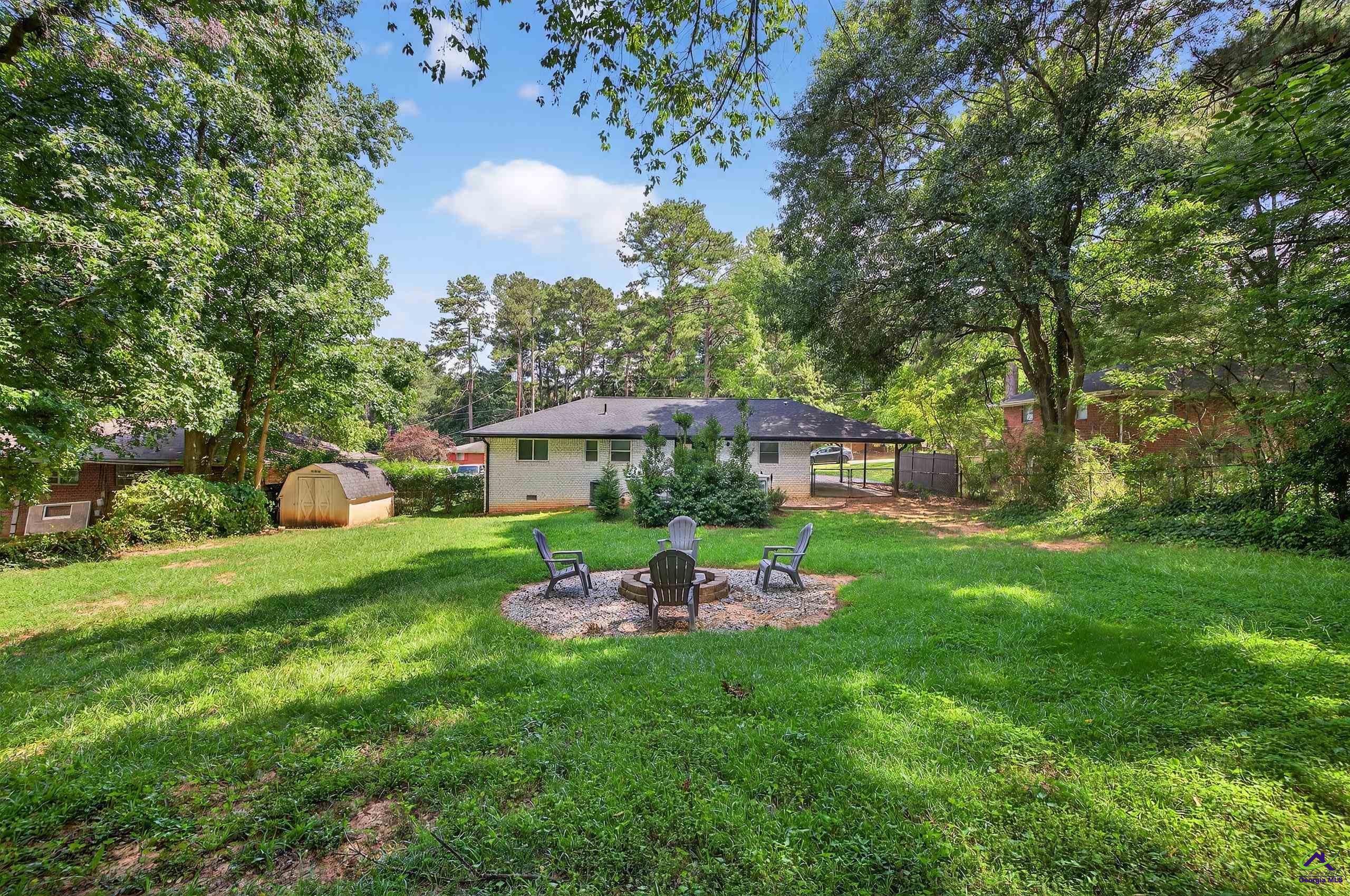 218 Palms Lane