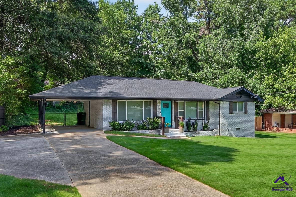 218 Palms Lane