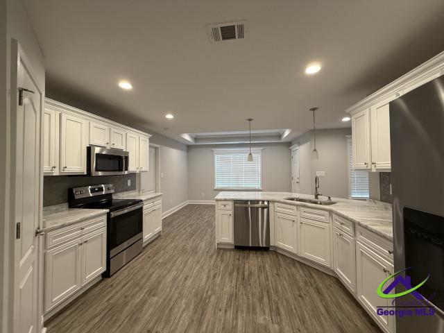 422 Lamplight Drive