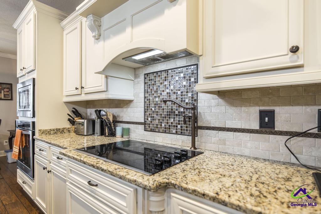 107 S Carmenville Drive