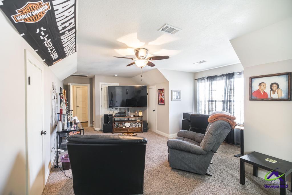 107 S Carmenville Drive