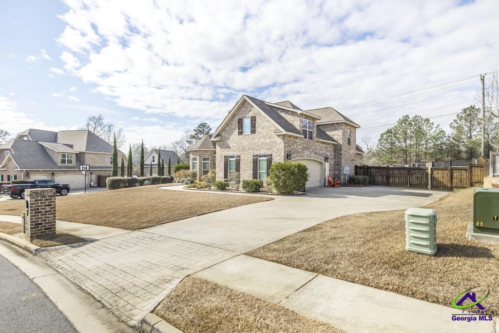 107 S Carmenville Drive