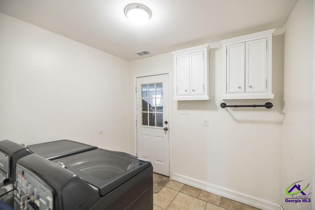 98 Gleneagle Dr