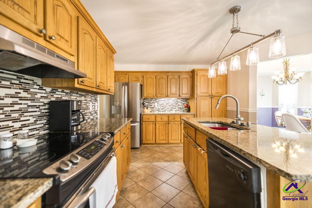 98 Gleneagle Dr