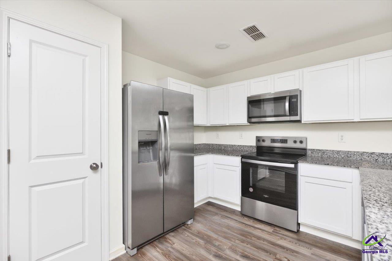 249 isabella Way