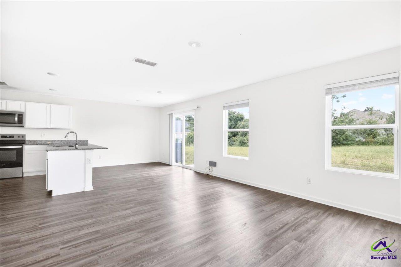 249 isabella Way