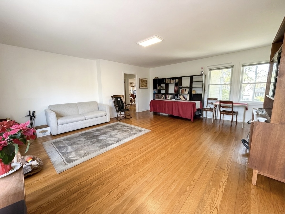 1533 Crabtree Lane
