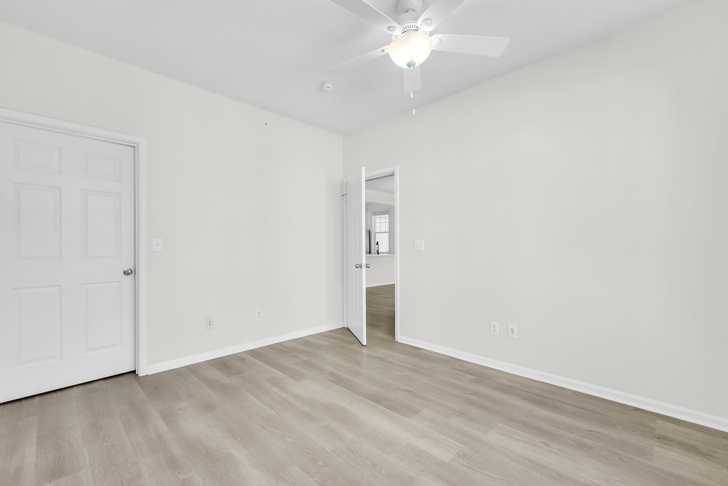 130 River Landing Drive # 7200