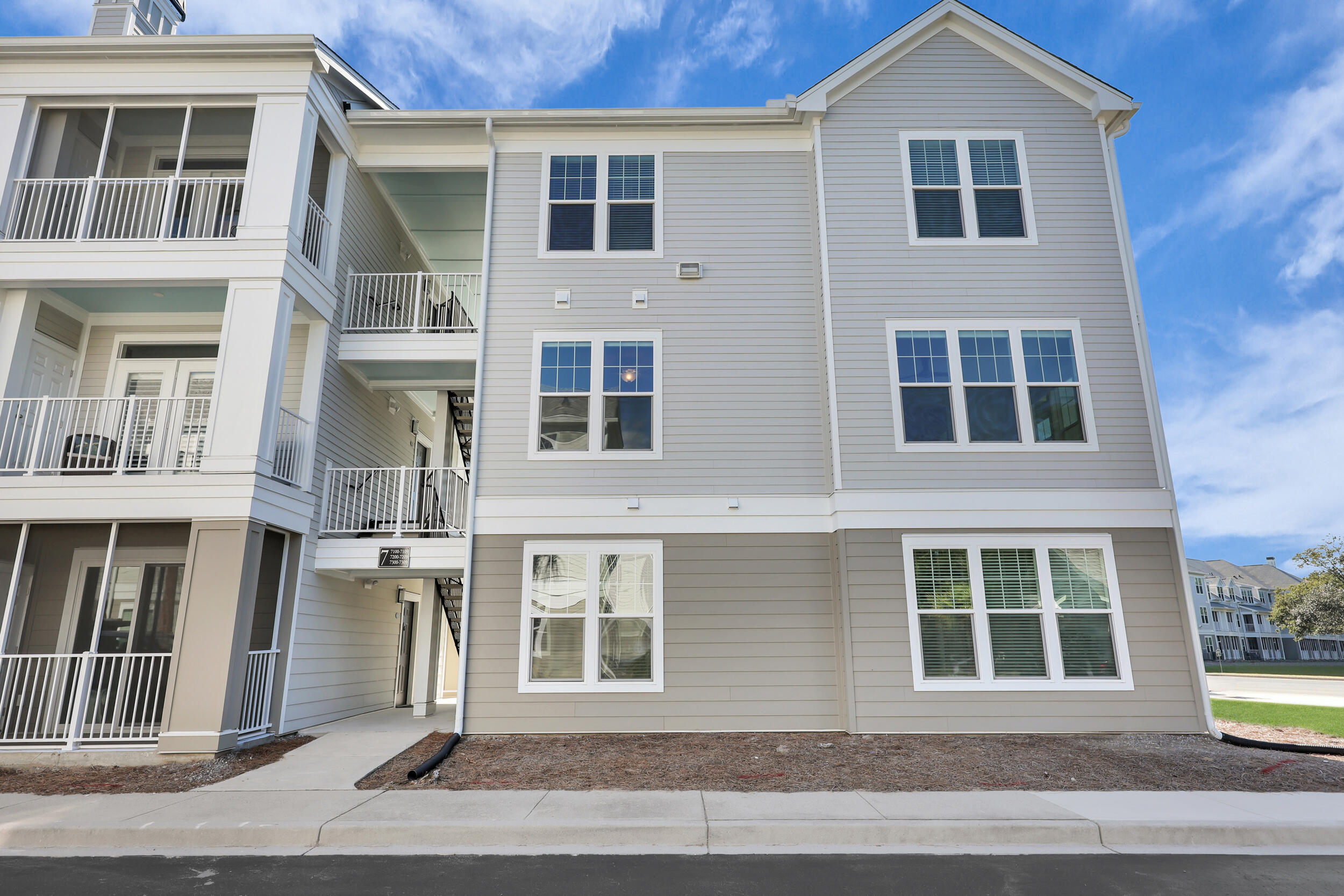 130 River Landing Drive # 7200