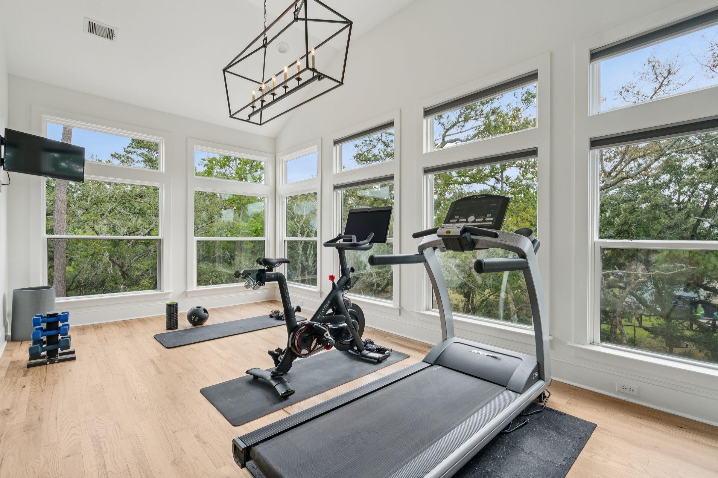 1119 Oak Overhang Street