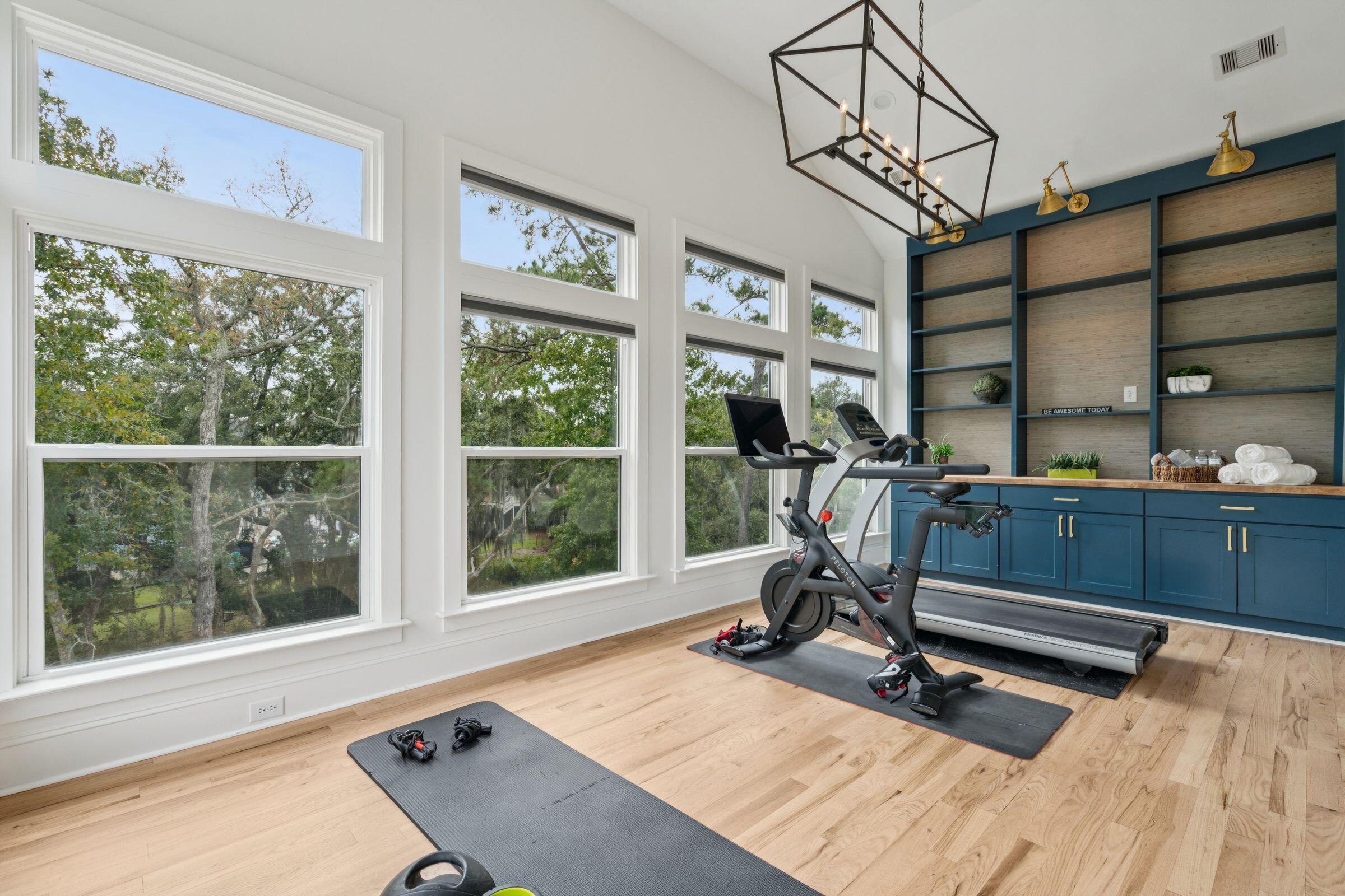 1119 Oak Overhang Street