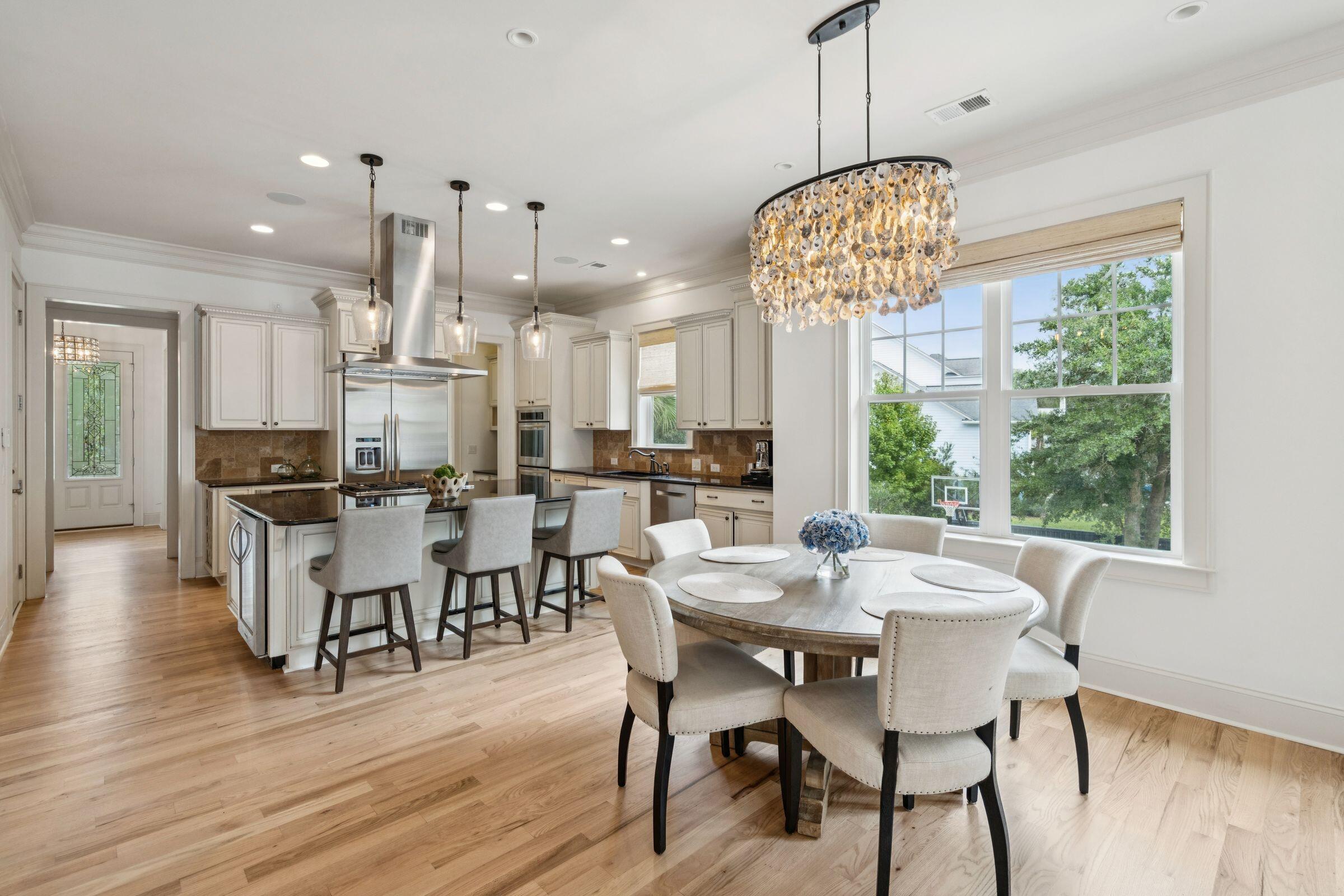 1119 Oak Overhang Street