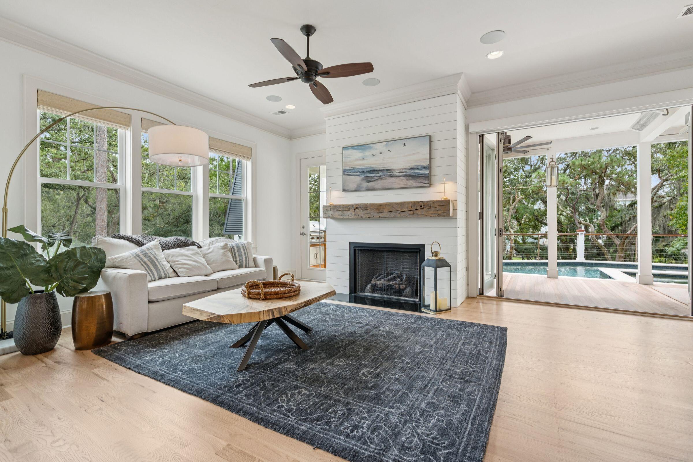 1119 Oak Overhang Street