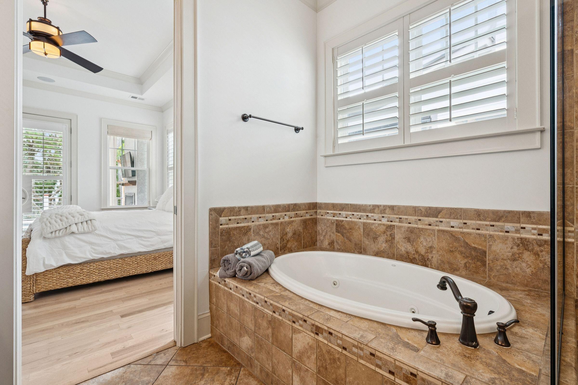 1119 Oak Overhang Street