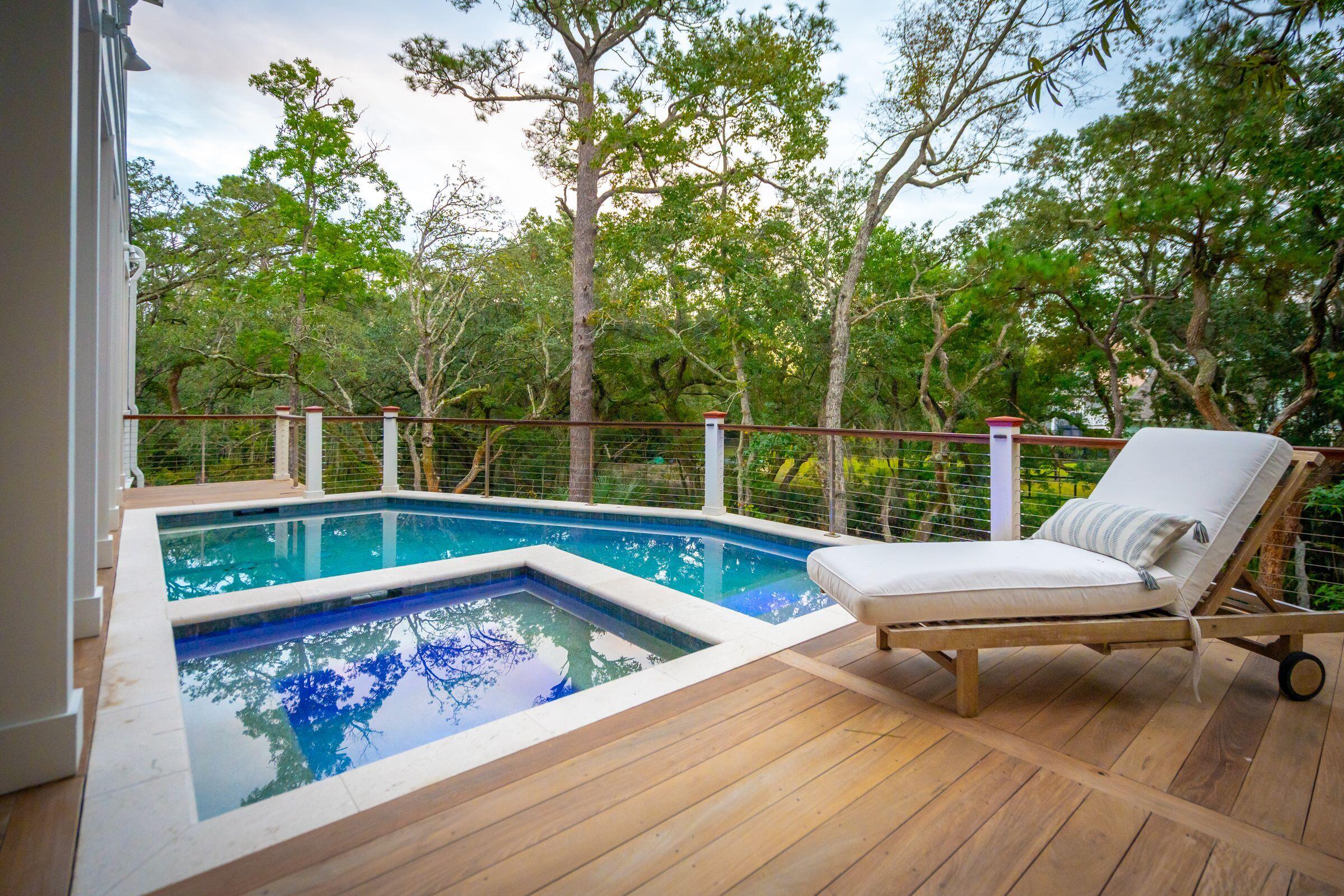 1119 Oak Overhang Street