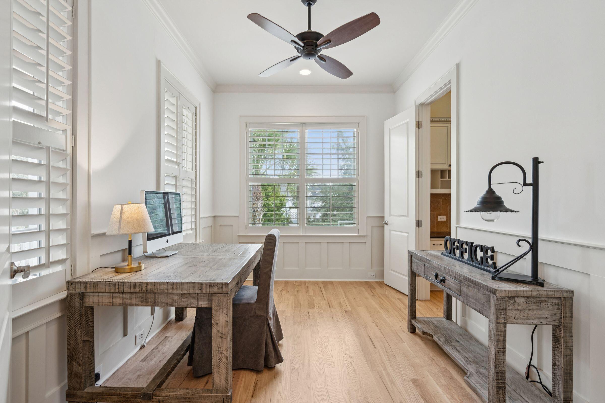 1119 Oak Overhang Street