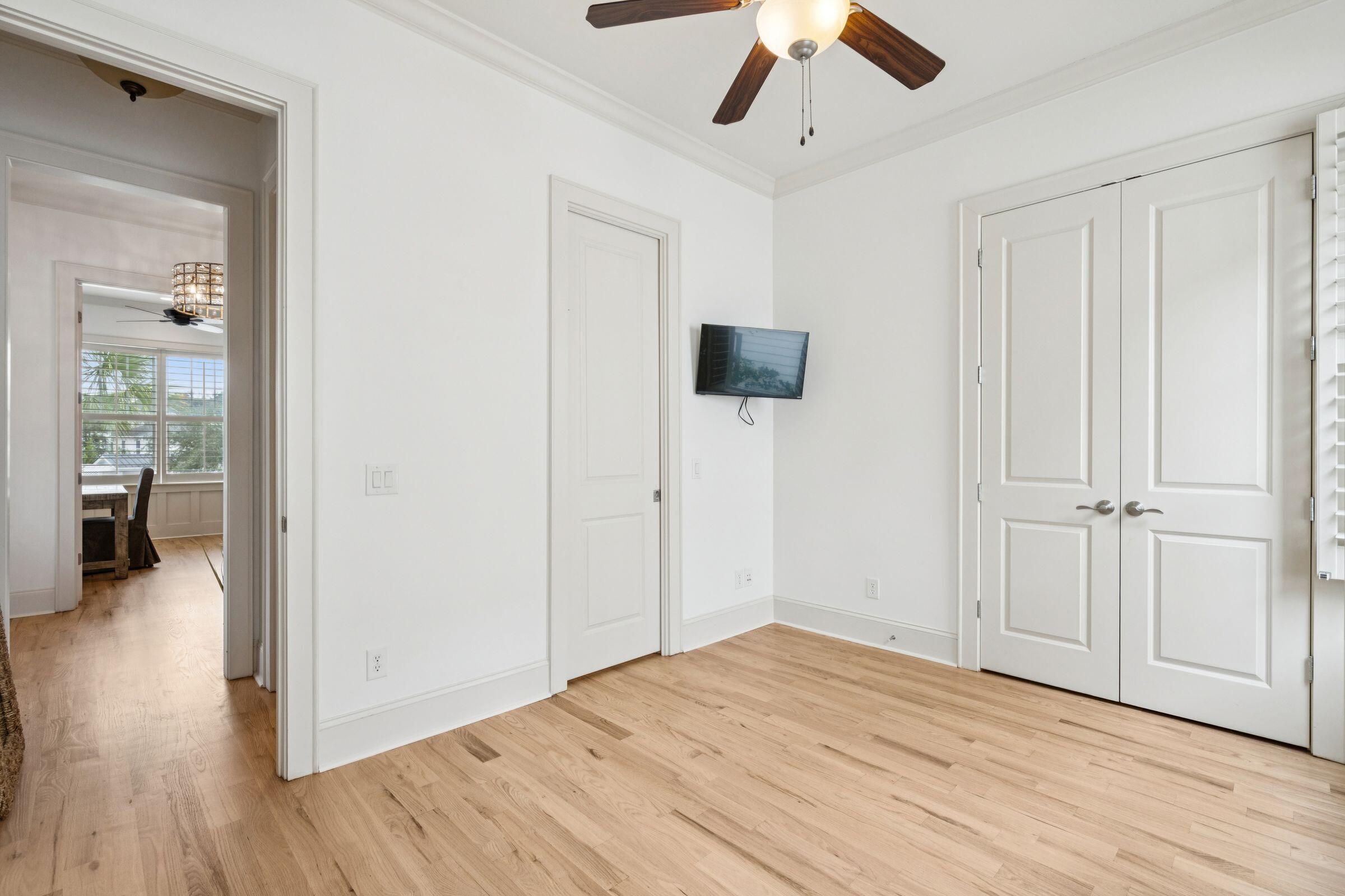 1119 Oak Overhang Street