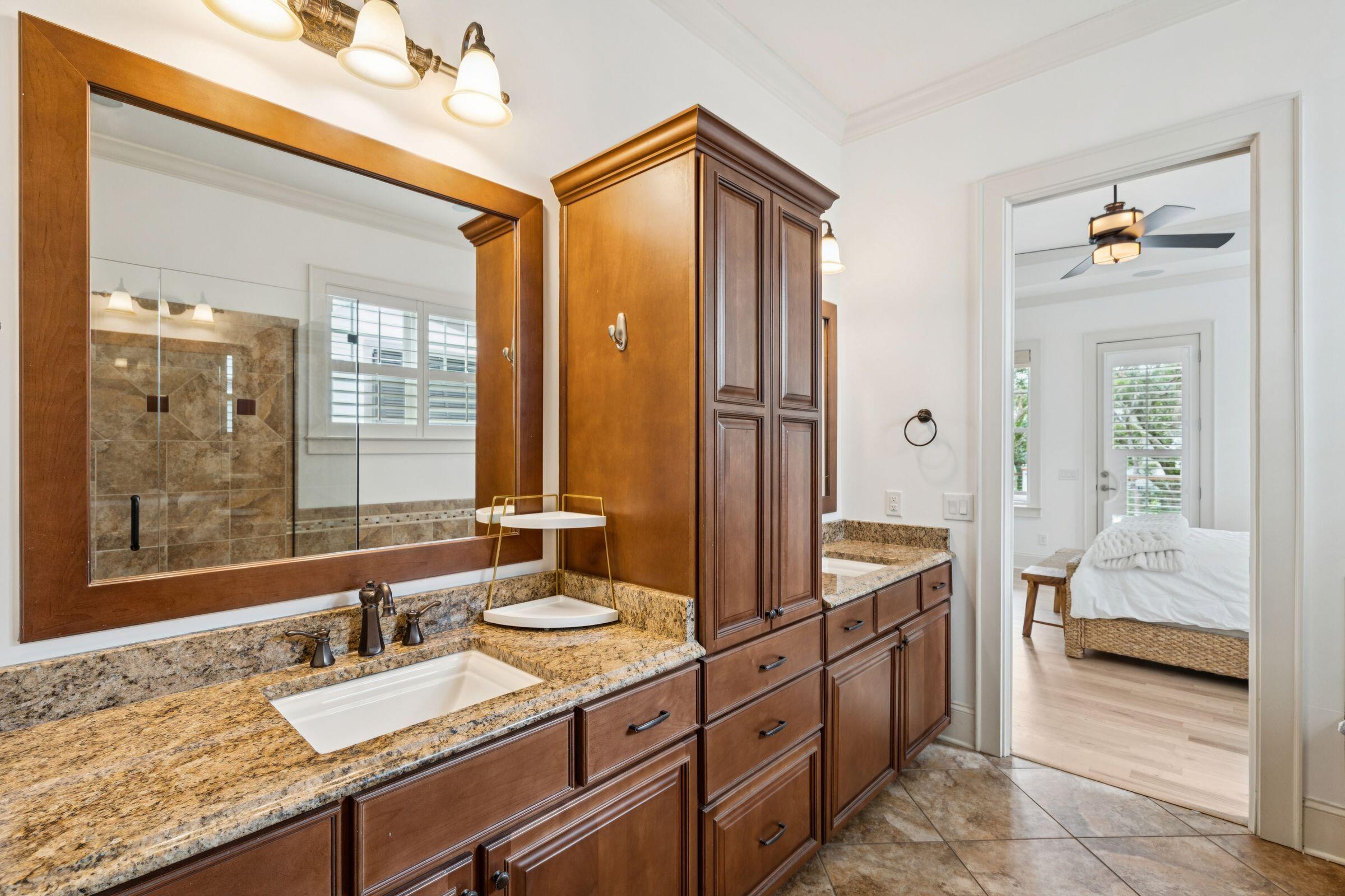 1119 Oak Overhang Street