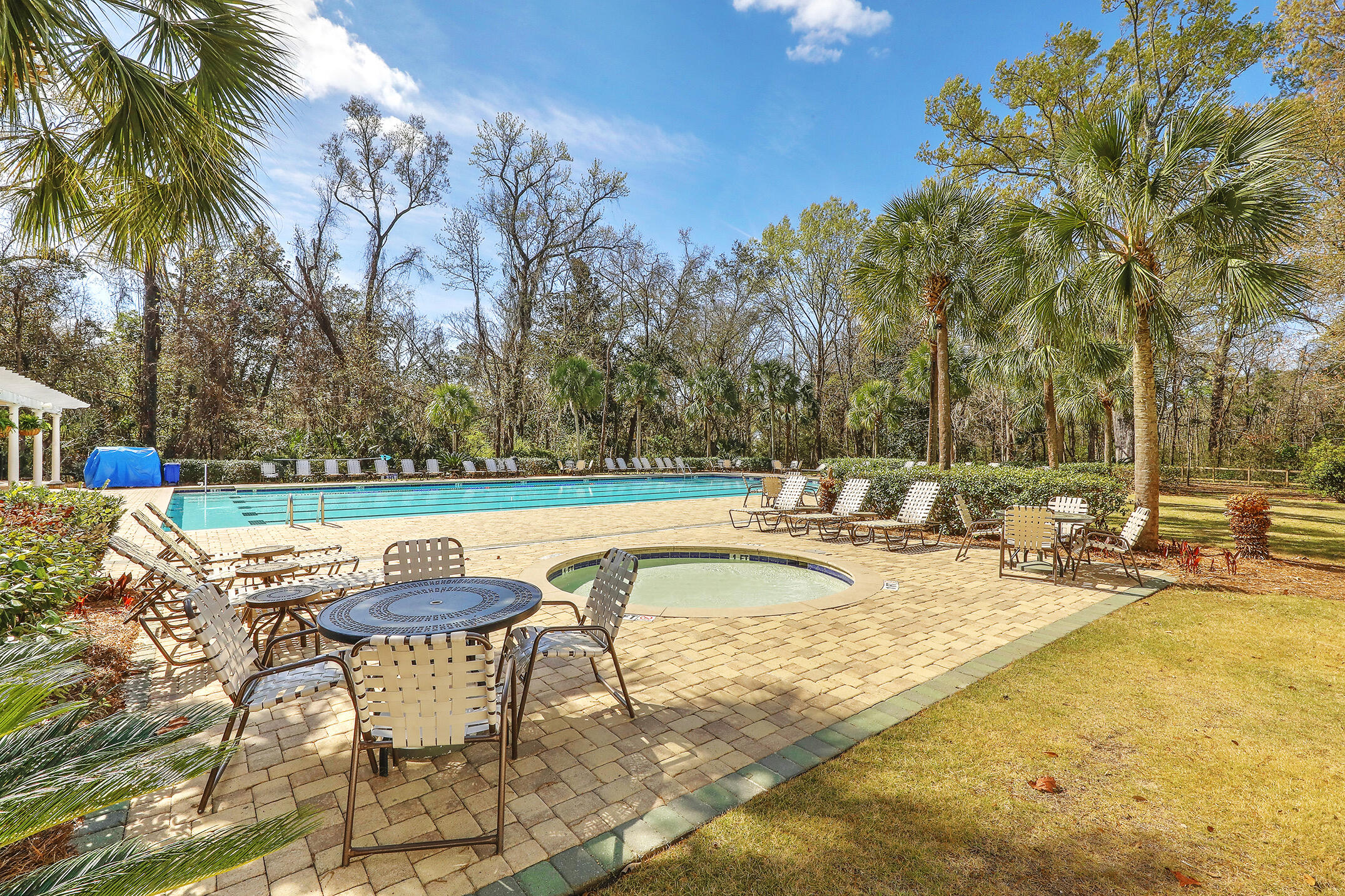 1119 Oak Overhang Street