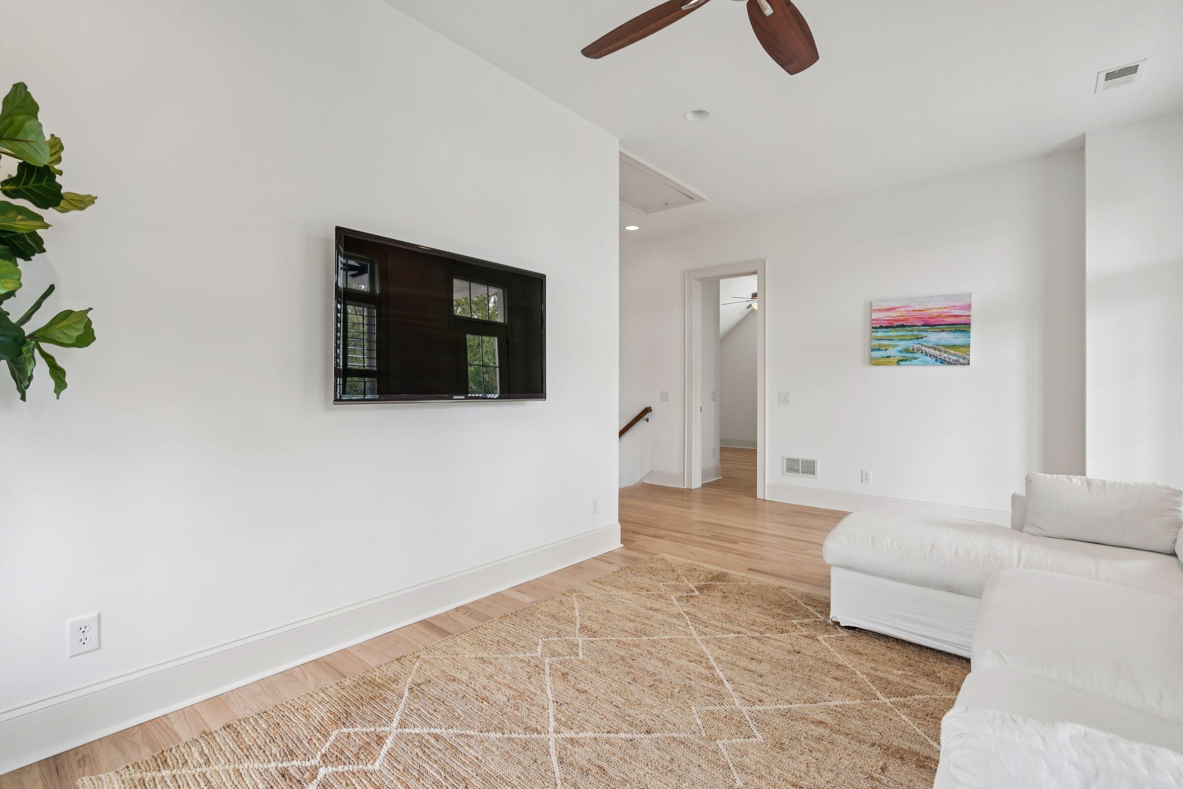 1119 Oak Overhang Street