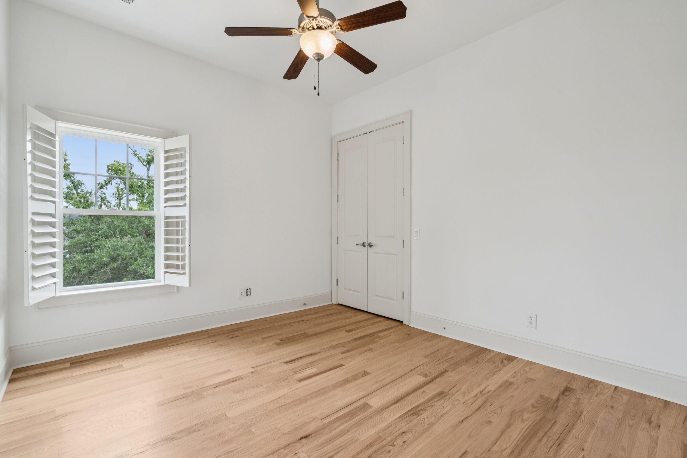 1119 Oak Overhang Street