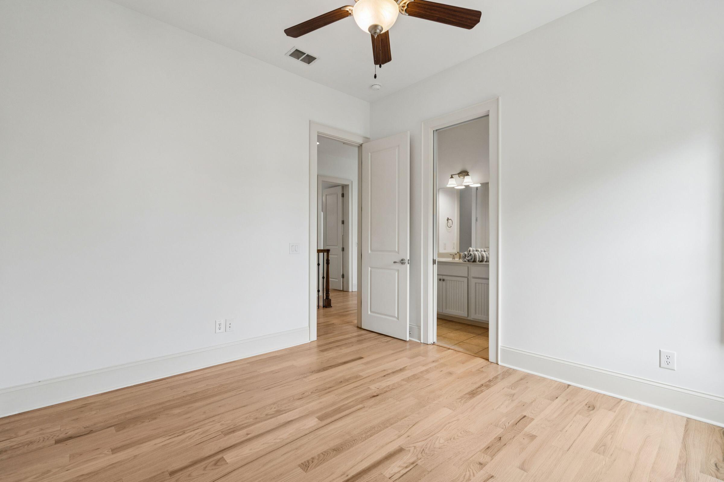 1119 Oak Overhang Street