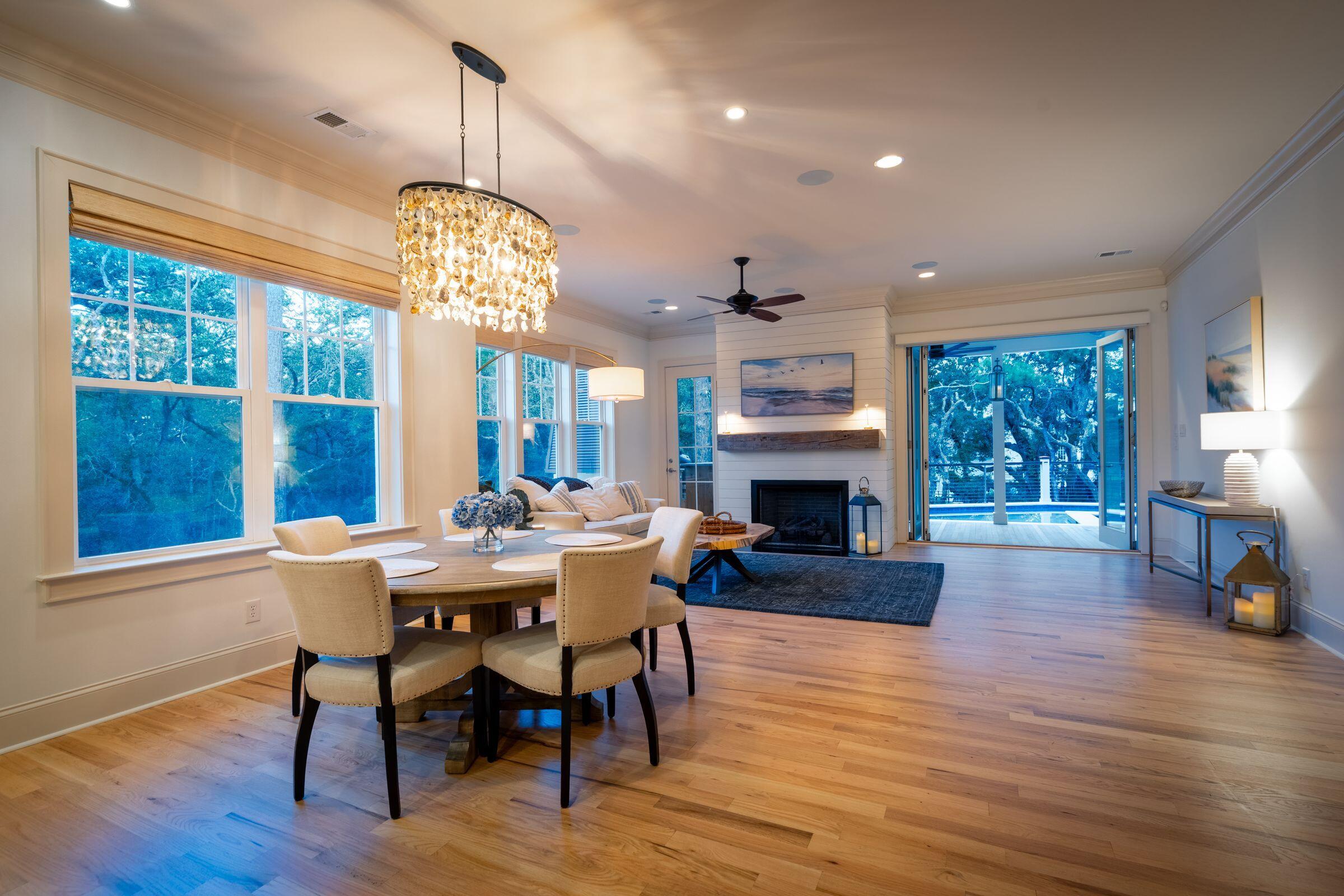 1119 Oak Overhang Street