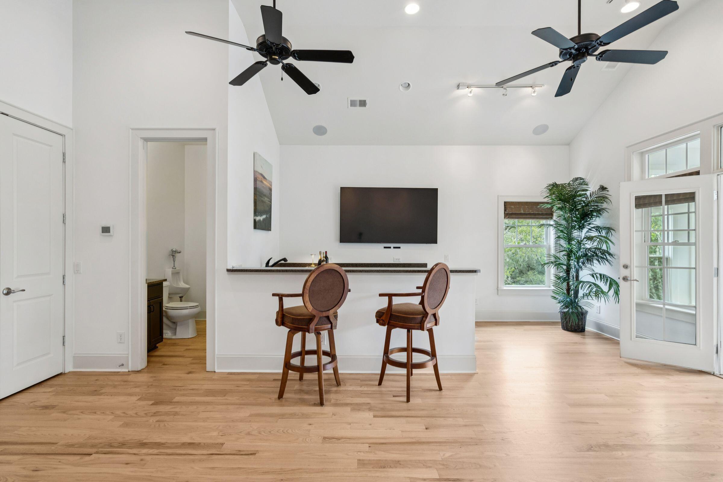 1119 Oak Overhang Street