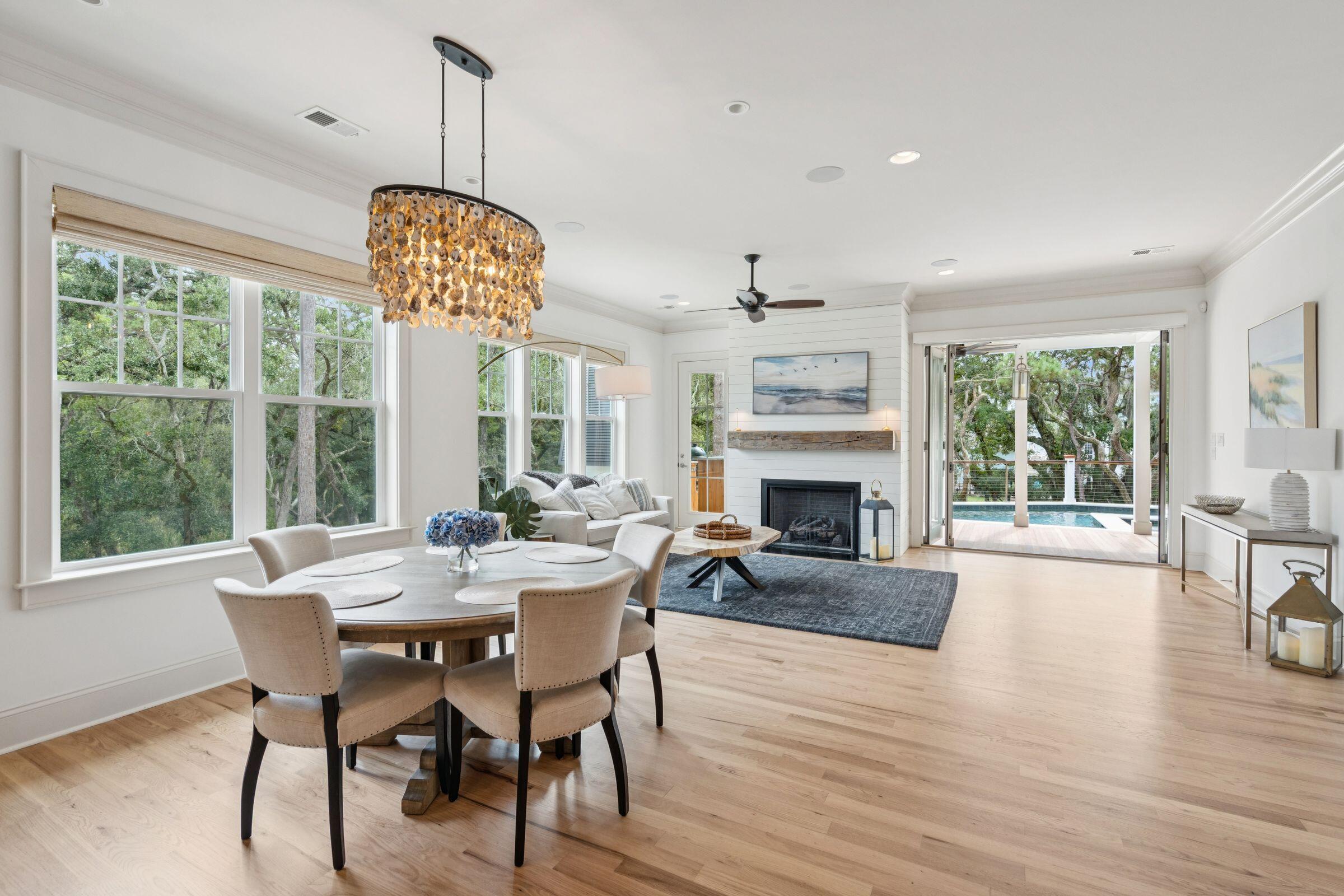 1119 Oak Overhang Street