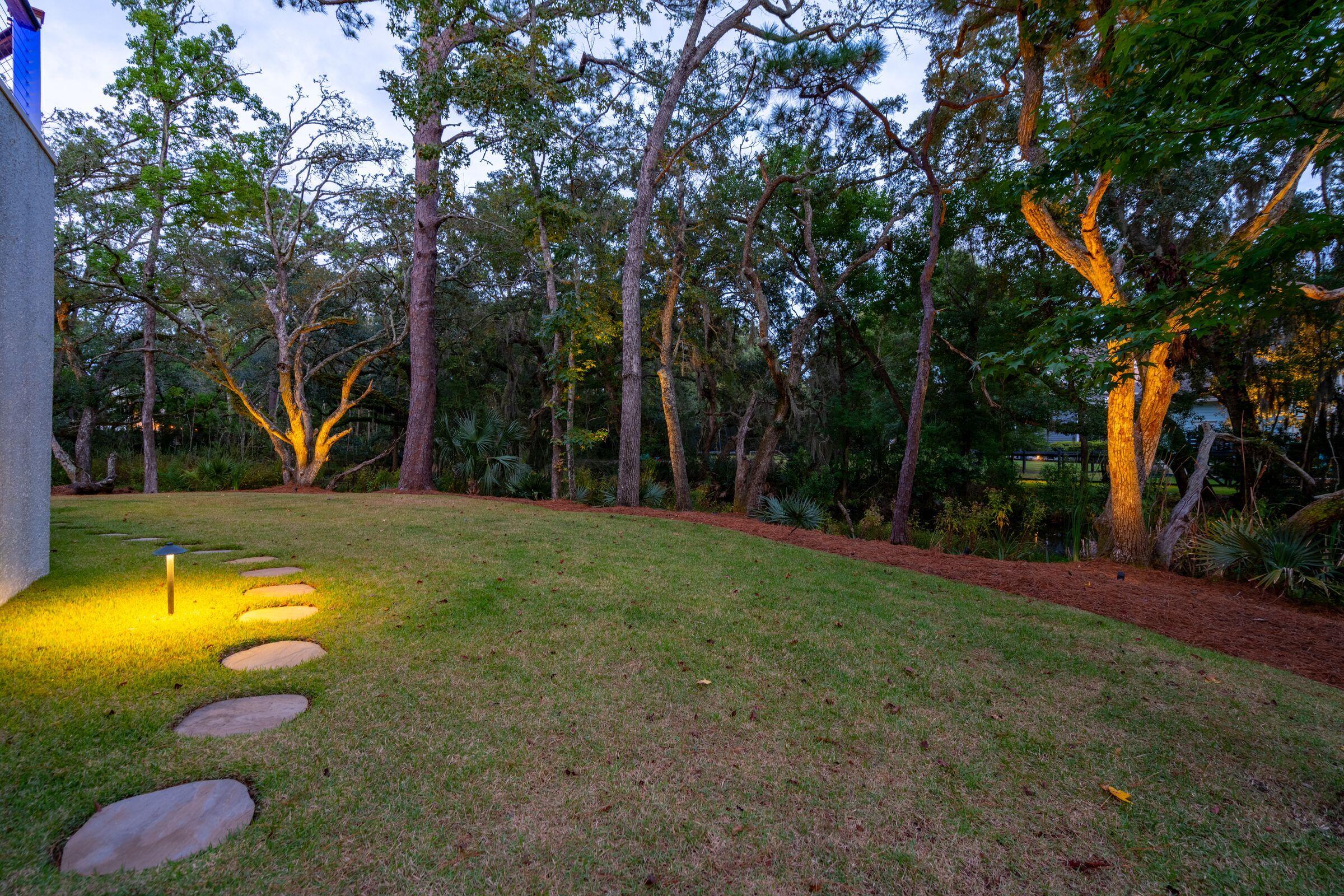 1119 Oak Overhang Street