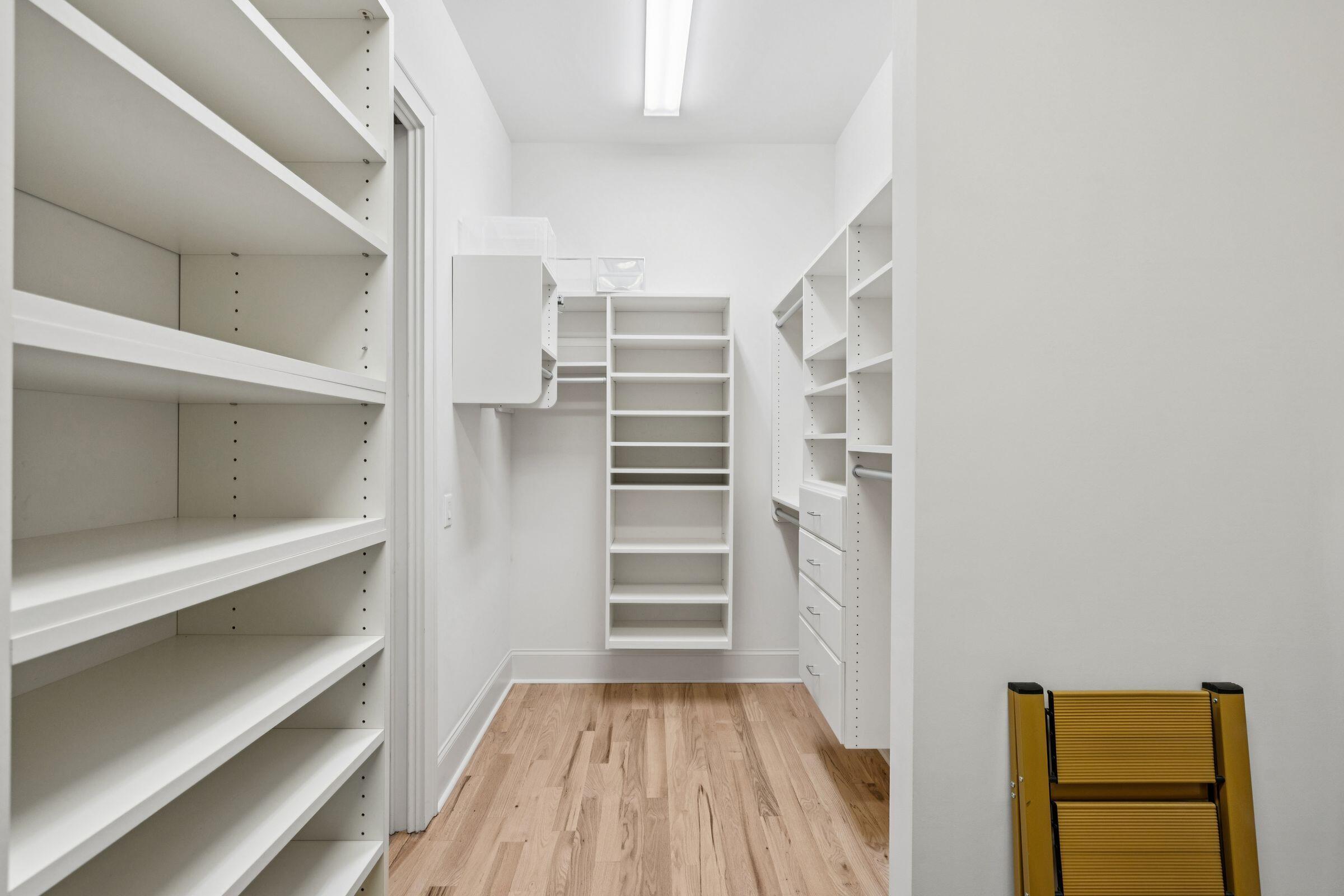 1119 Oak Overhang Street