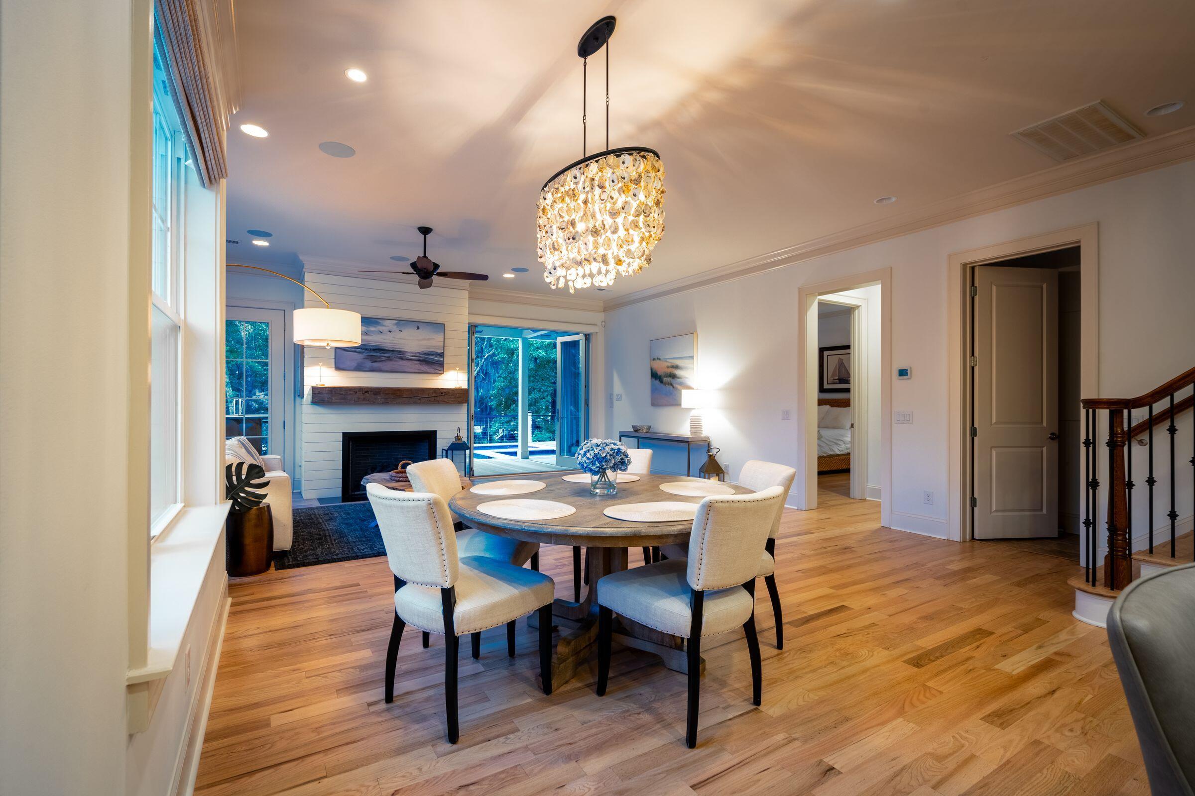 1119 Oak Overhang Street