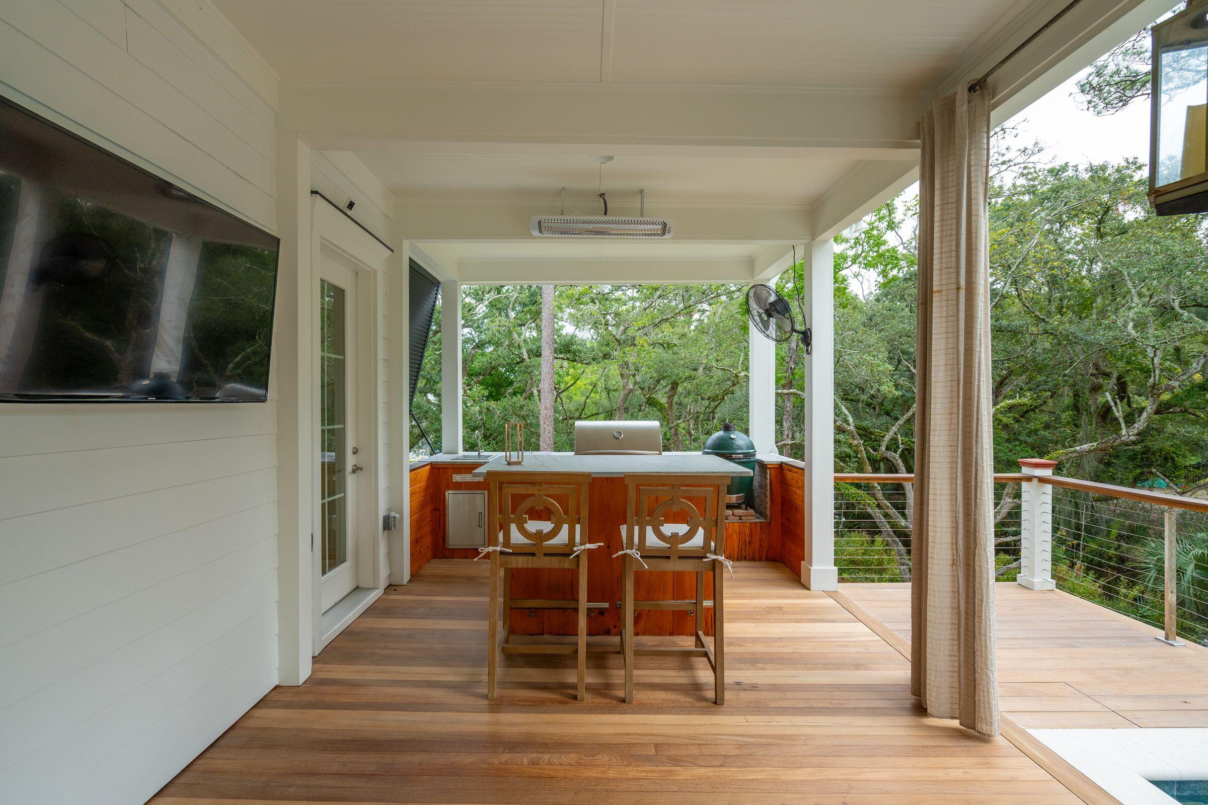 1119 Oak Overhang Street