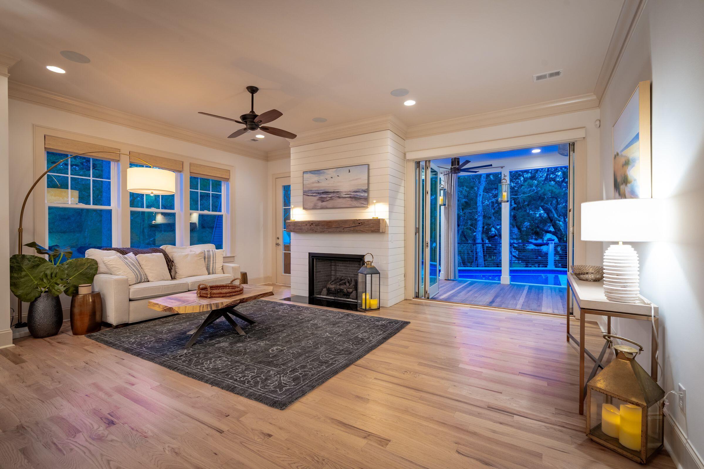 1119 Oak Overhang Street