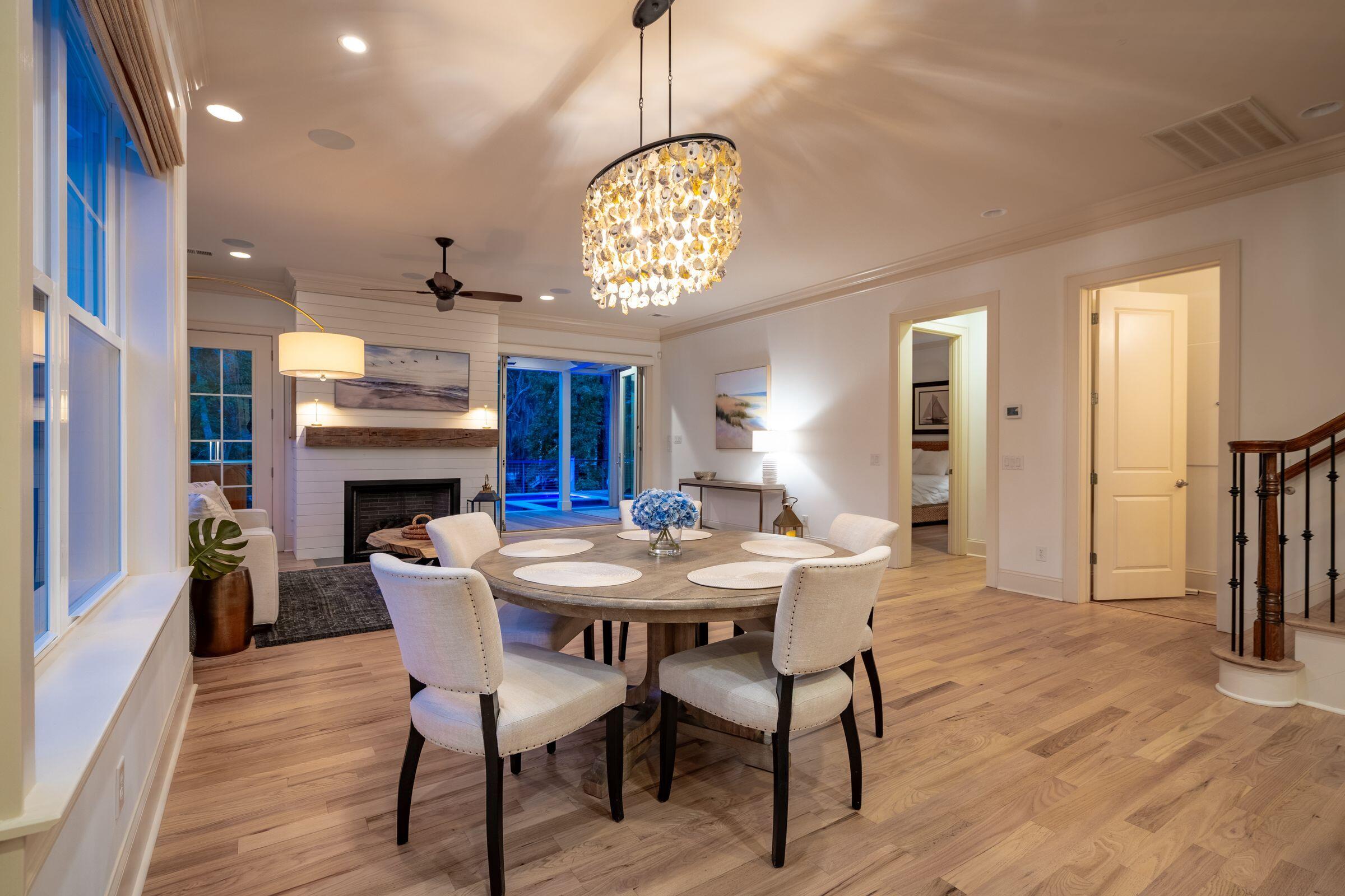 1119 Oak Overhang Street