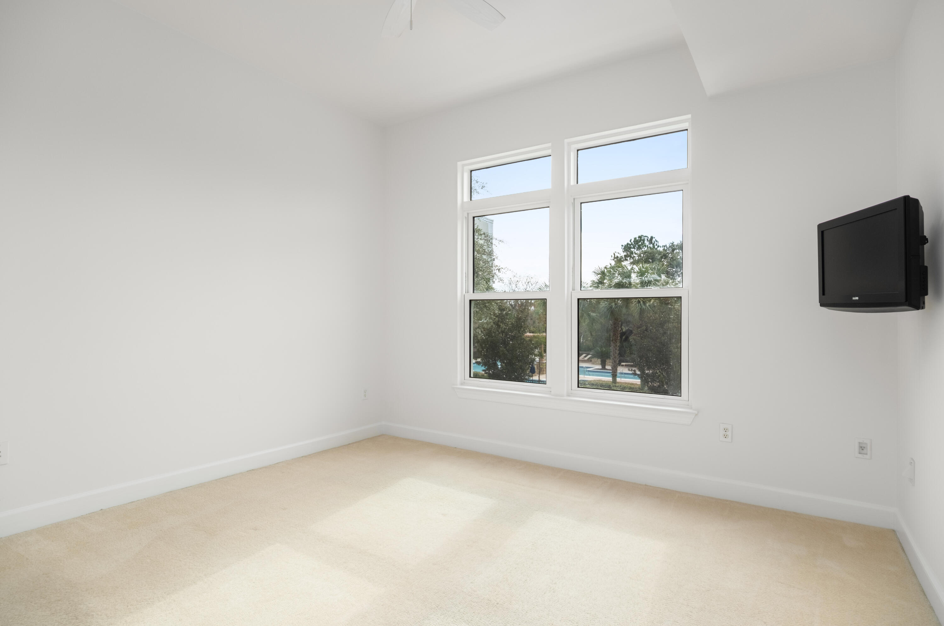 135 Pier View Street # 106