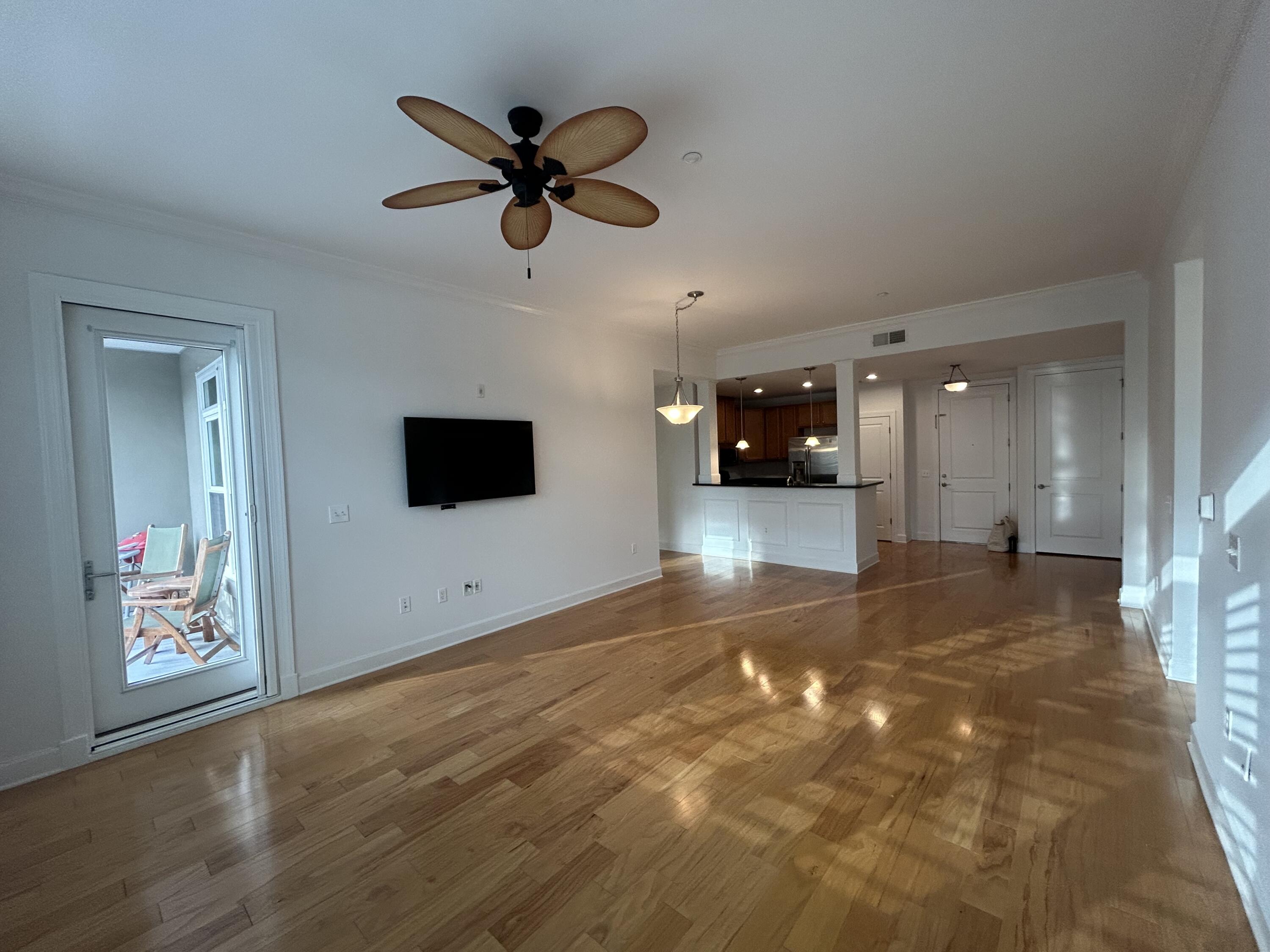 135 Pier View Street # 106