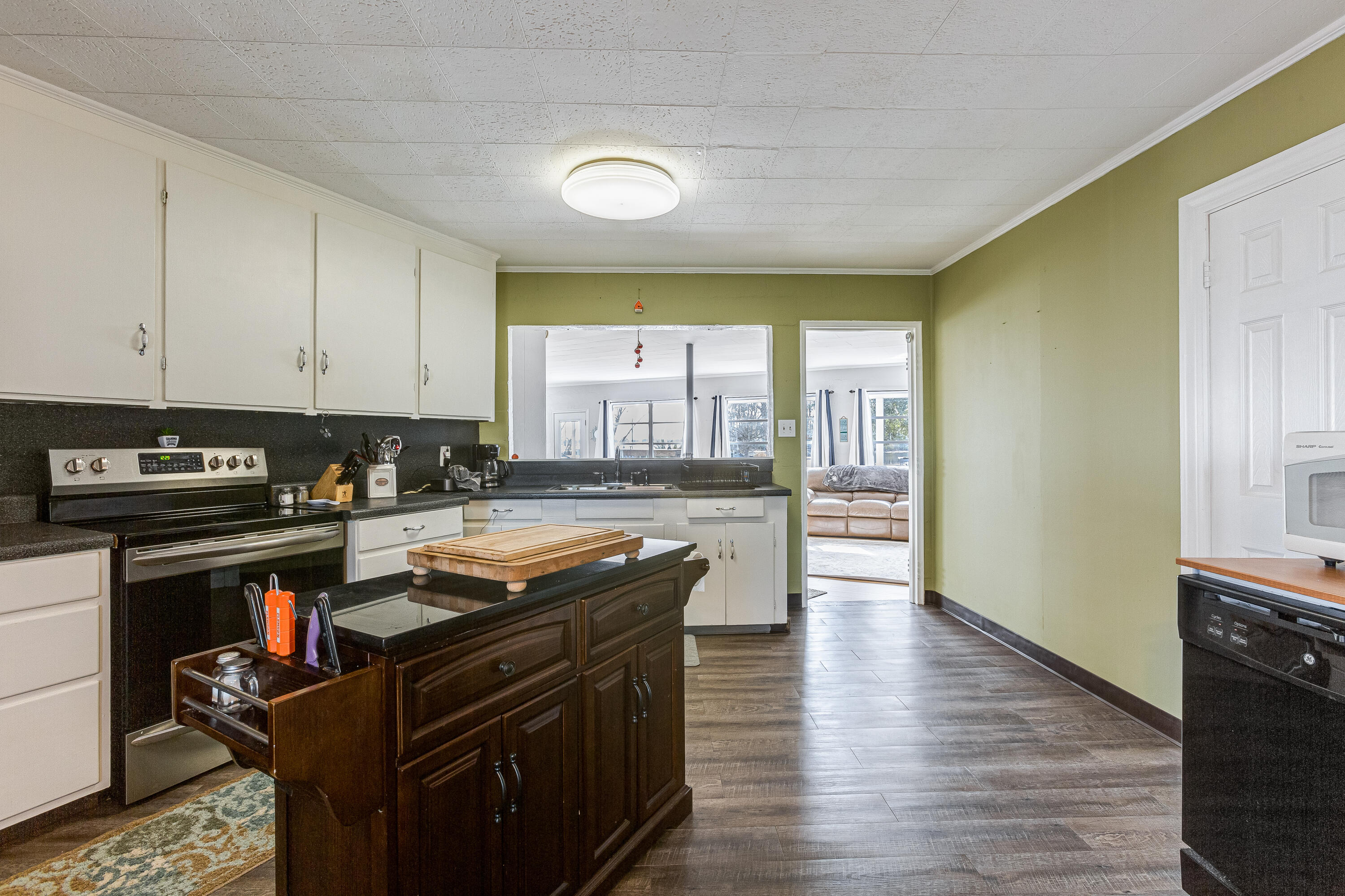 1211 Longpoint Road