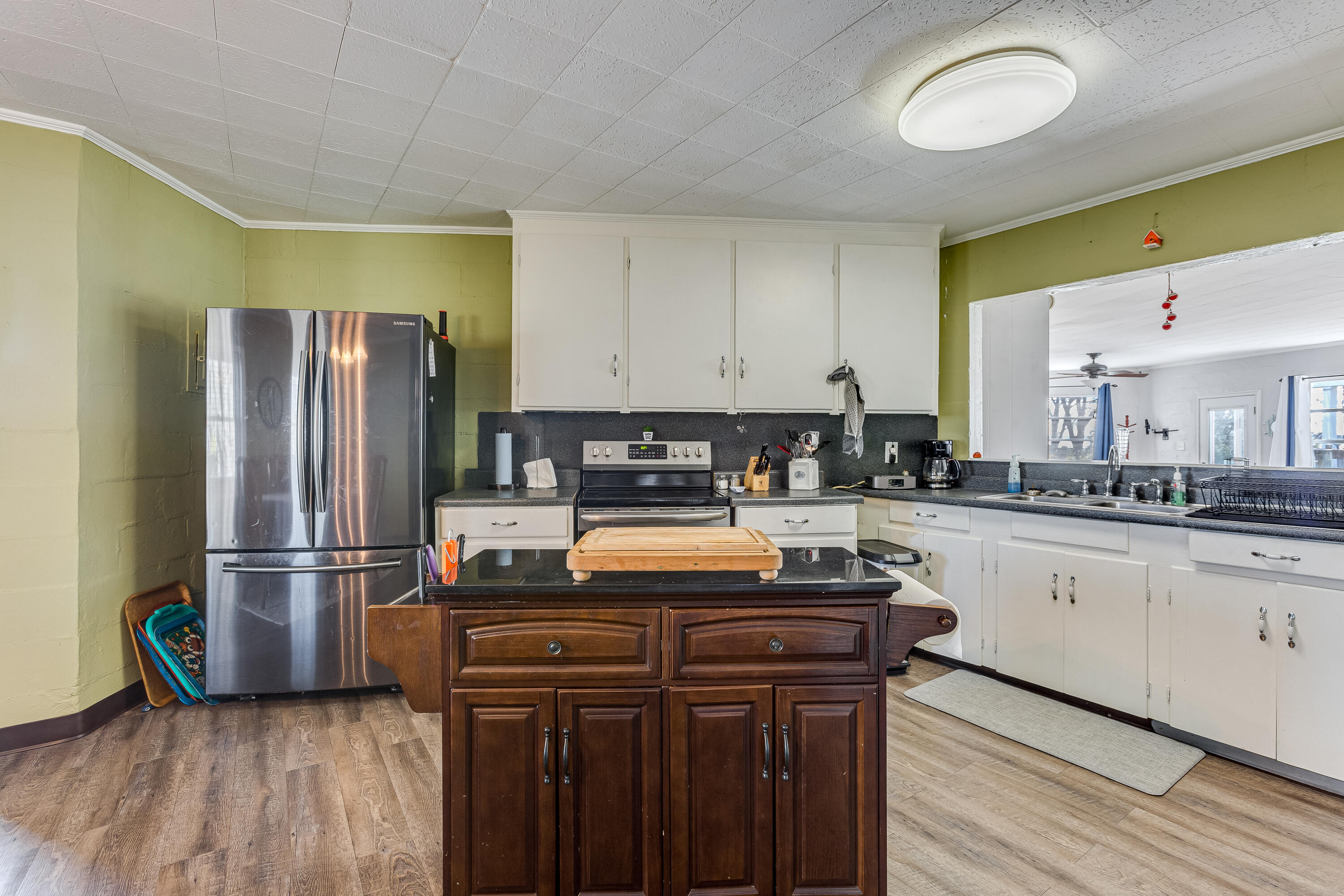 1211 Longpoint Road
