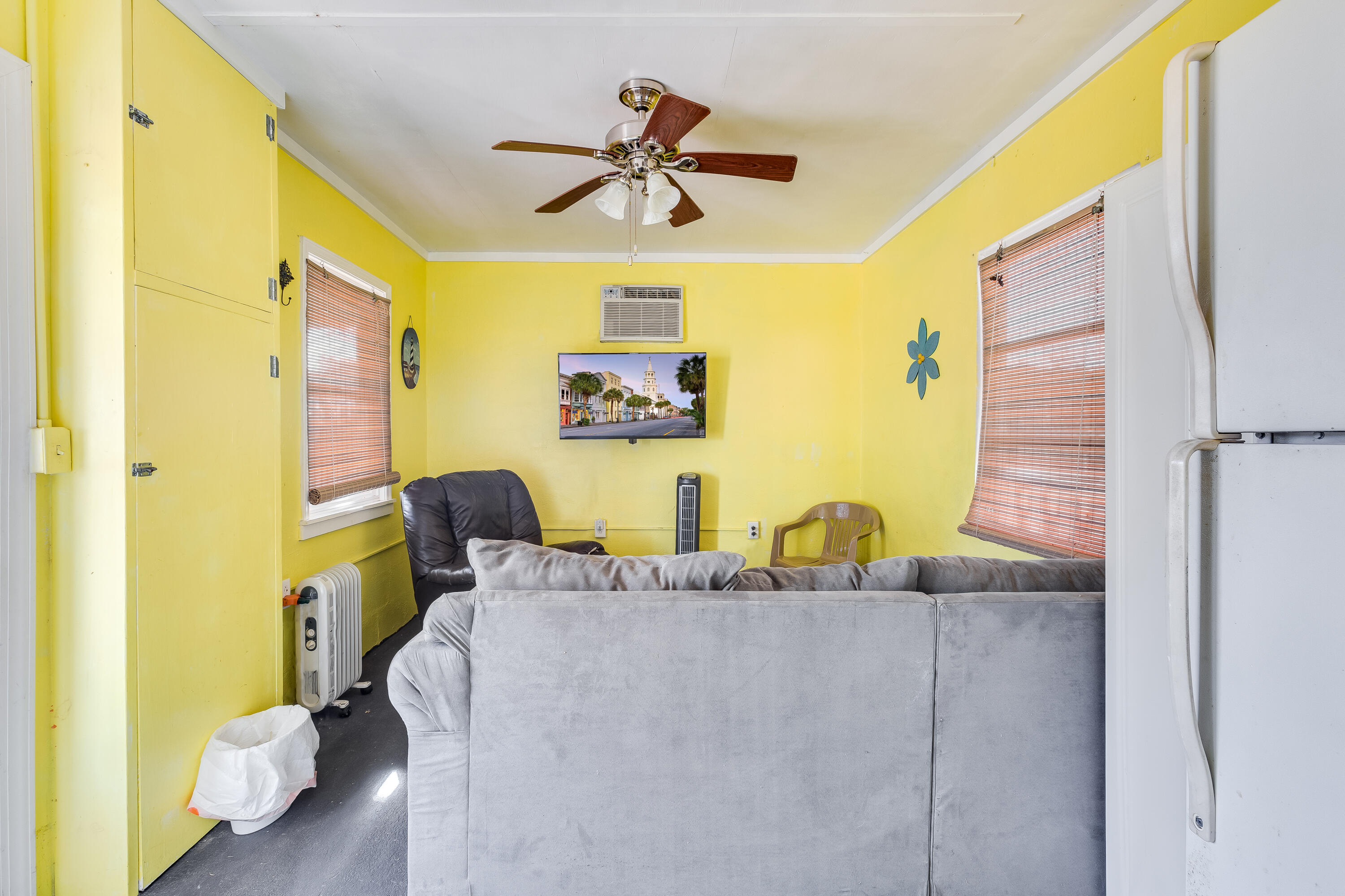 1211 Longpoint Road