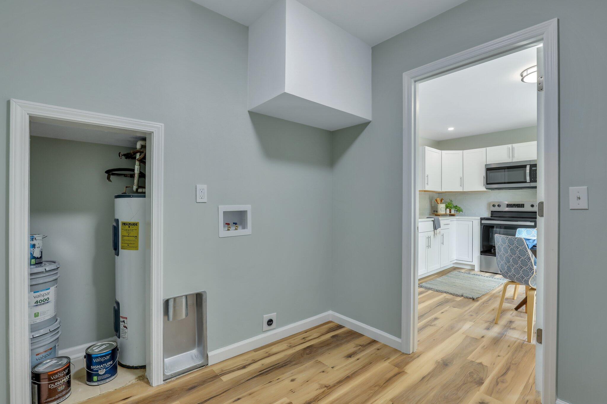 6875 Shahid Row