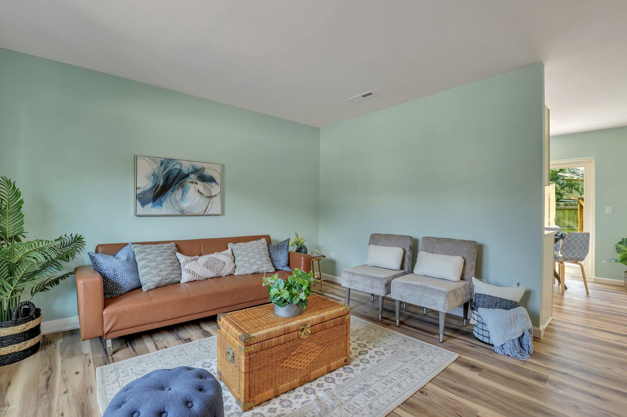 6875 Shahid Row