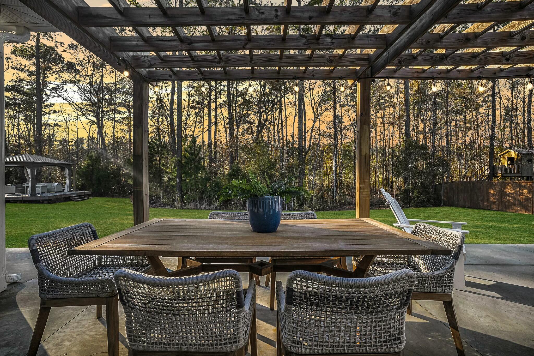 1274 Wading Point Boulevard