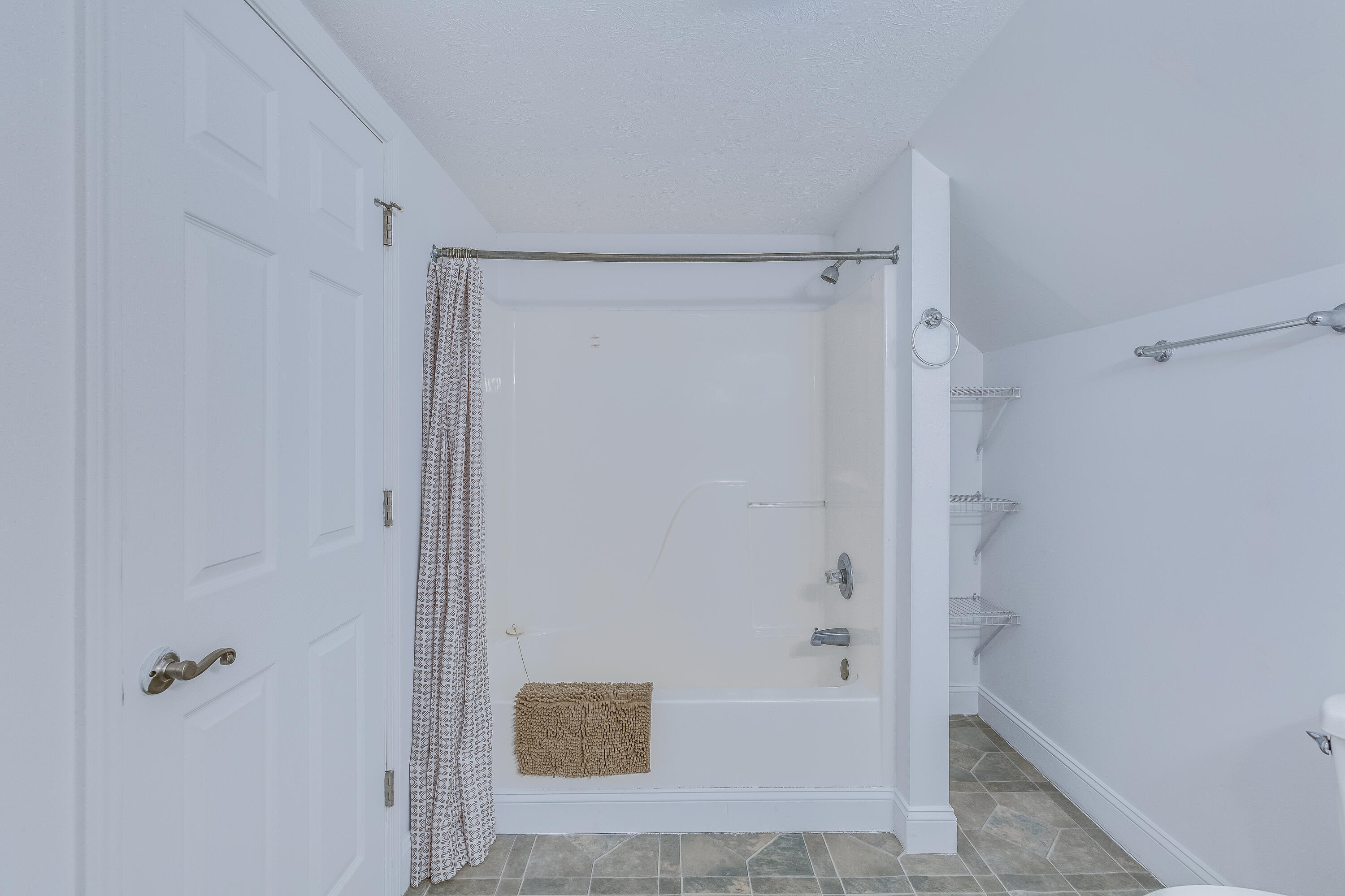 1677 French Santee Road, Jamestown