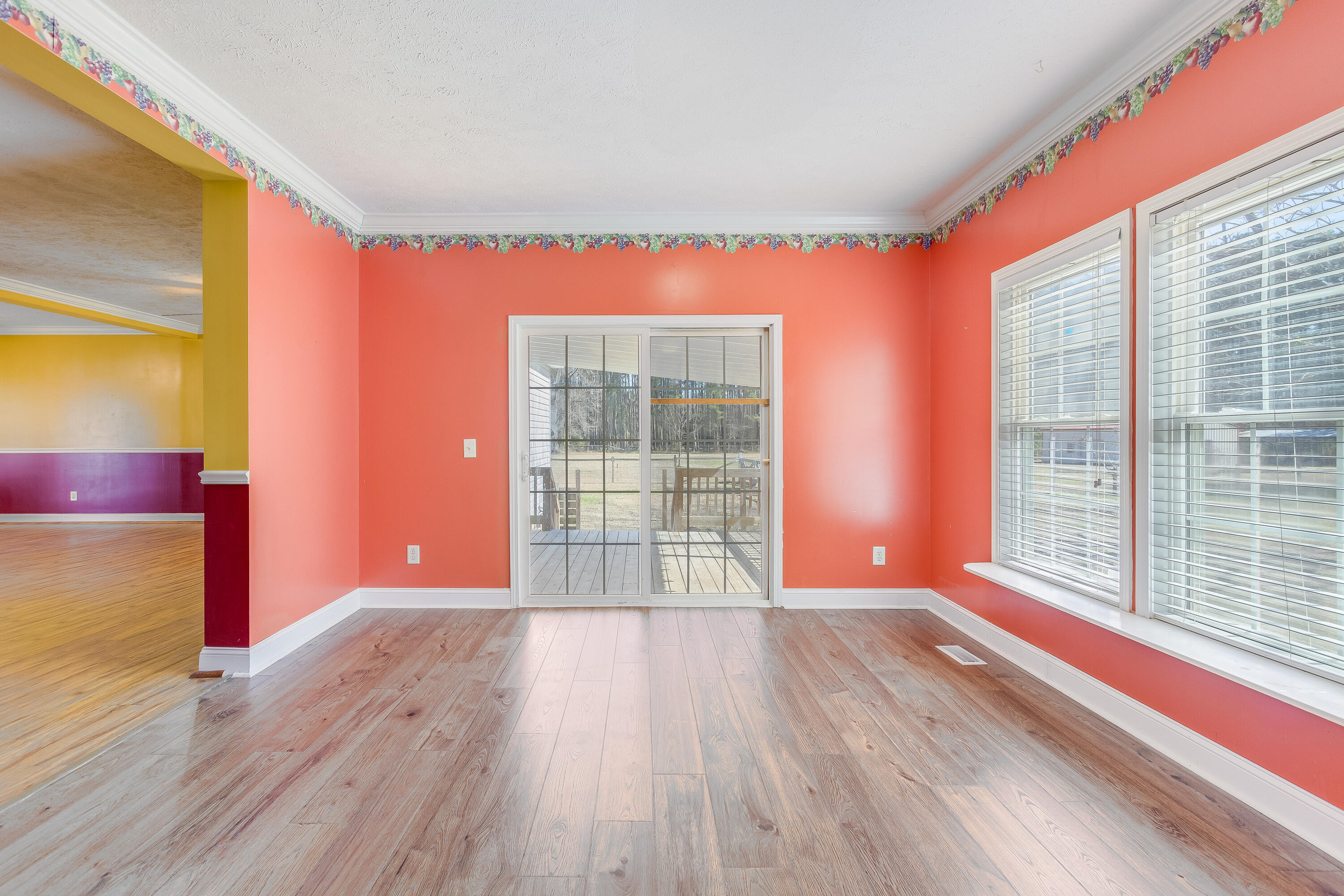 1677 French Santee Road, Jamestown