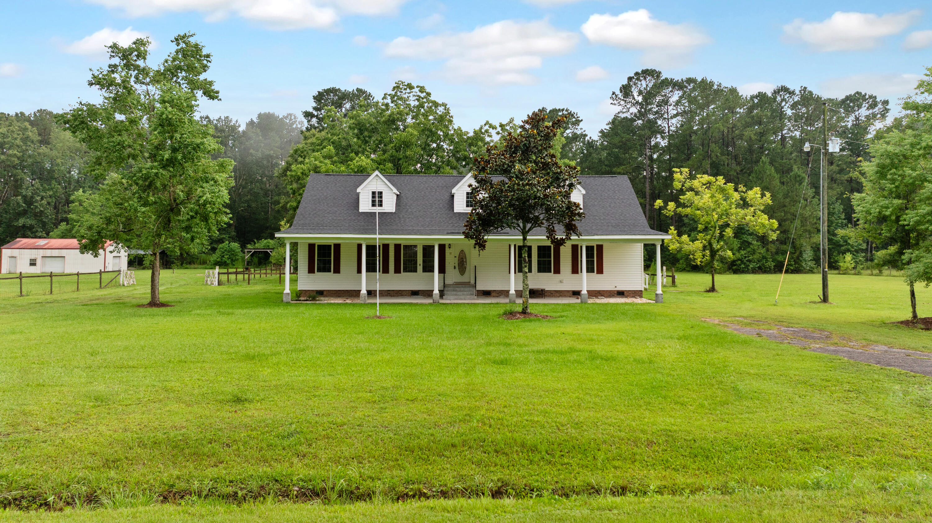 1677 French Santee Road, Jamestown