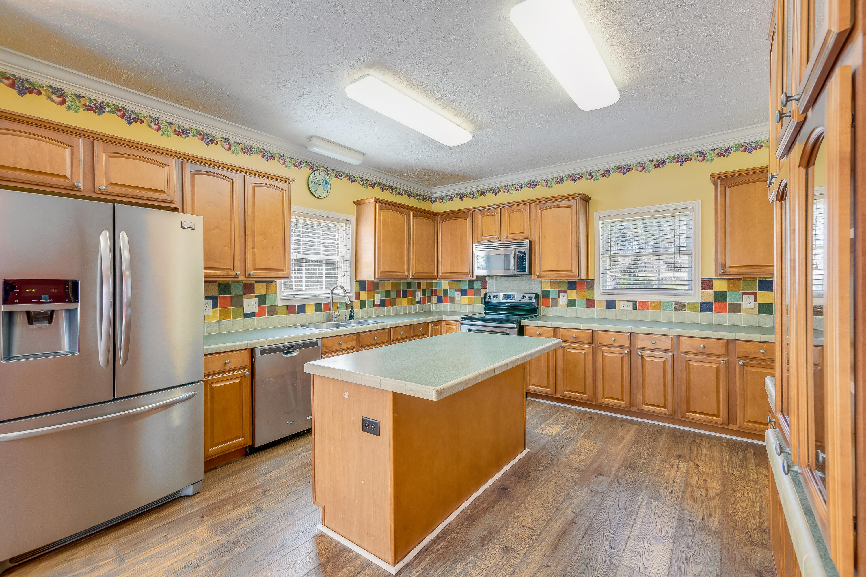 1677 French Santee Road, Jamestown