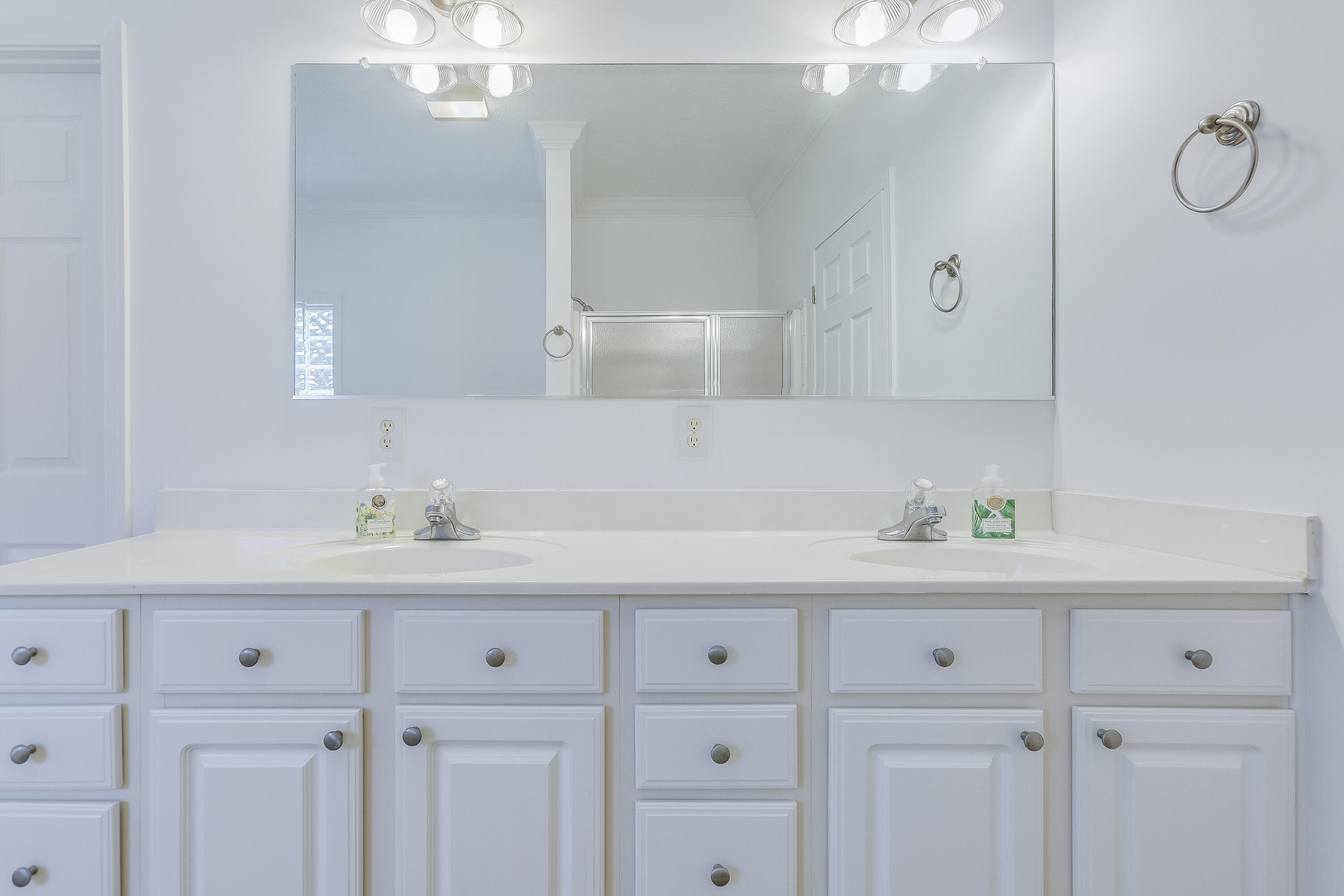 1677 French Santee Road, Jamestown