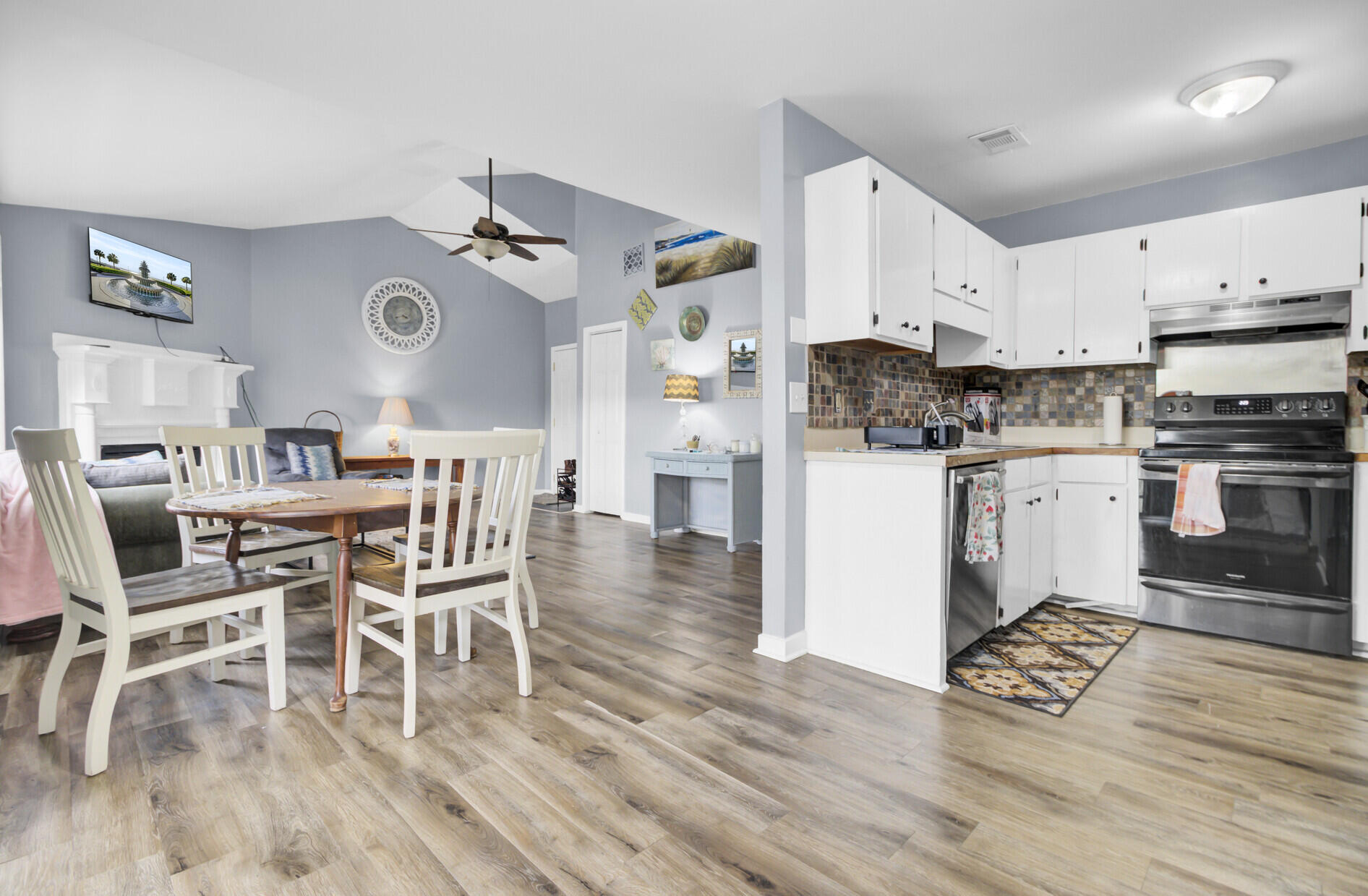 7940 Parklane Court # F, North Charleston Unit: F