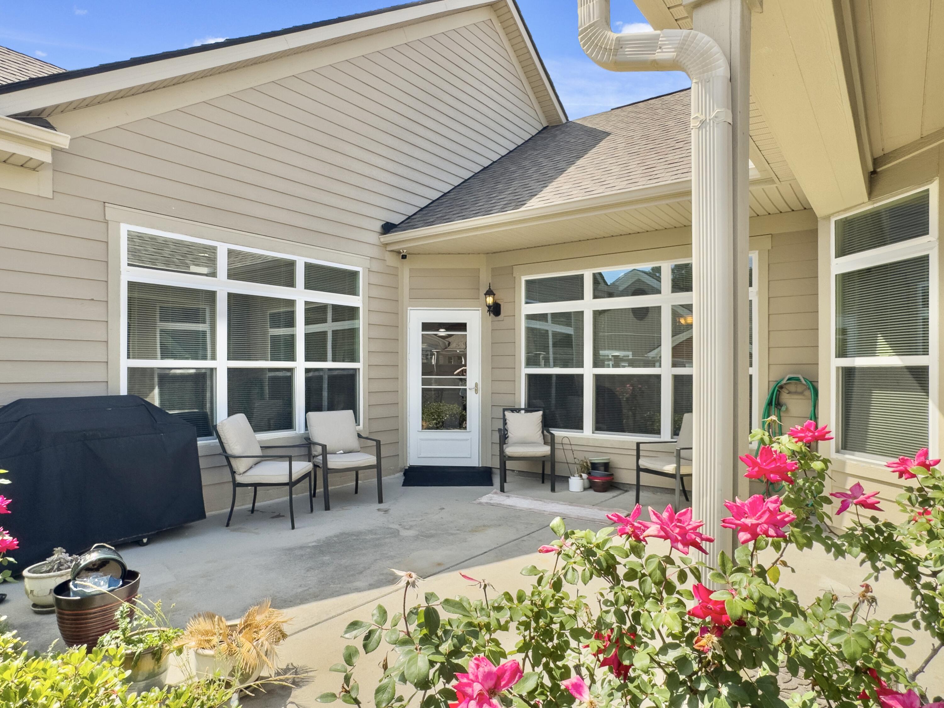 222 Village Stone Circle, Summerville